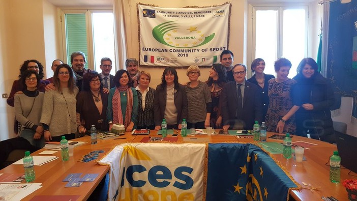 Vallebona: presentate le prime iniziative della Community del Benessere, Viale "Oggi è una bella pagina di storia del nostro ponente ligure" (Foto e Video)
