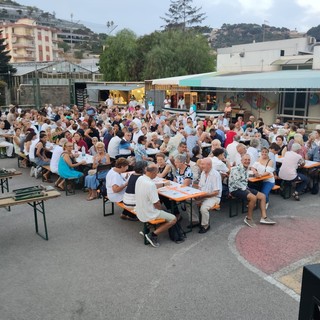 Aiutare i bambini della missione di don Rito, in tanti alla cena di beneficenza a Vallecrosia al Mare (Foto)