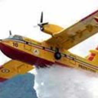 Per lo stato di grave pericolosità della Protezione Civile, vietato accendere qualsiasi tipo di fuoco e usare attrezzature che possano provocare scintille