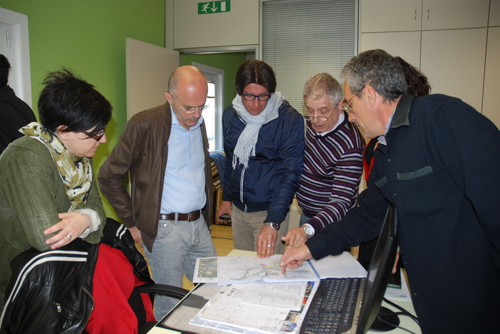 Imperia: il candidato sindaco Carlo Capacci ha incontrato i commercianti di Regione Marte per discutere il progetto Aurelia bis Imperia: il candidato sindaco Carlo Capacci ha incontrato i commercianti di Regione Marte per discutere il progetto Aurelia bis