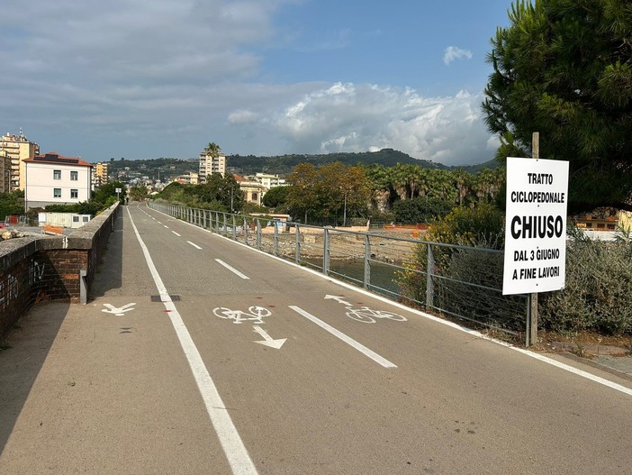 Ponte sull'Argentina: Il PD entra a gamba tesa "Un’ammissione di colpa camuffata da soluzione: Regione e Comune hanno fallito" Ponte sull'Argentina: Il PD entra a gamba tesa "Un’ammissione di colpa camuffata da soluzione: Regione e Comune hanno fallito"