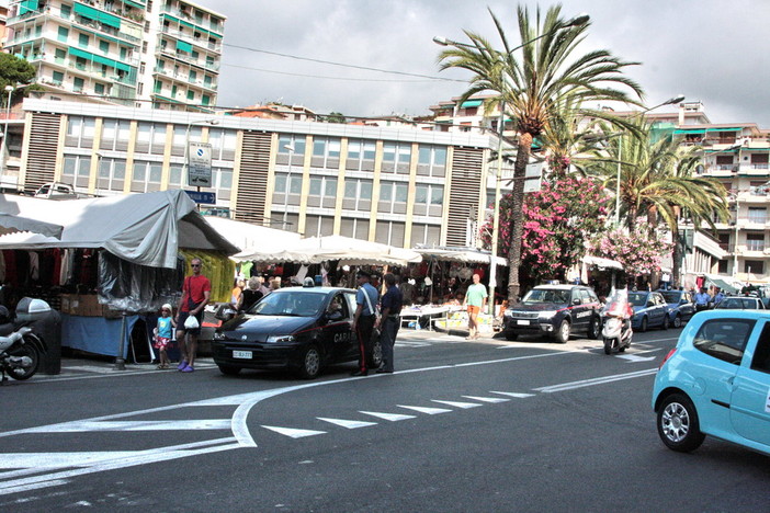 Sanremo: lettore sul mercato "Oggi mi sono sentito in trappola... e la sicurezza?"