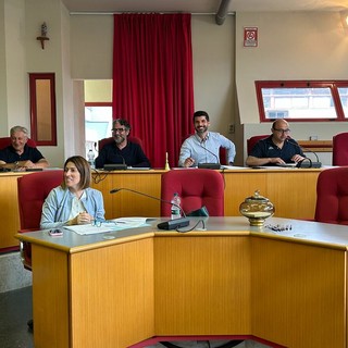 Spiagge comunali e Amaie, i conti arrivano in Consiglio a Taggia: oltre 424 mila euro di ricavi in quattro anni