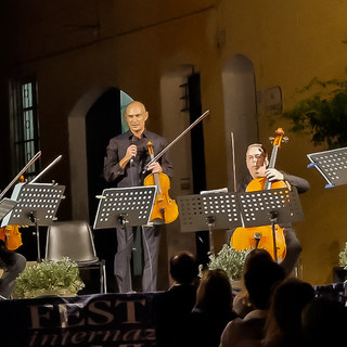 Cervo, al Sagrato dei Corallini le "magiche note" dell'Ensemble Archi all’Opera incantano il pubblico (Foto) Cervo, al Sagrato dei Corallini le "magiche note" dell'Ensemble Archi all’Opera incantano il pubblico (Foto)