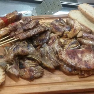 Per Pasqua e Pasquetta e non solo, alla macelleria Crudo &amp; Cotto promozione sulla vitella fassona piemontese e il meglio della produzione cuneese