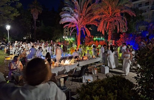 Ventimiglia, 'una serata all'Opera': Cena in bianco ai giardini pubblici (Foto)