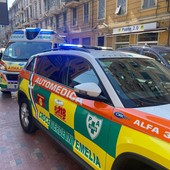 Ventimiglia, si sente male in strada: mobilitazione di soccorsi in via Cavour Ventimiglia, si sente male in strada: mobilitazione di soccorsi in via Cavour