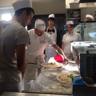 Imperia: 12 allievi diventano pizzaioli grazie a Parasio Formazione, nuovo corso a gennaio Imperia: 12 allievi diventano pizzaioli grazie a Parasio Formazione, nuovo corso a gennaio
