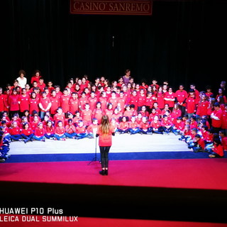 Sanremo: successo per la 'Corale di Natale' dei bambini della scuola primaria Borgo Rodari Sanremo: successo per la 'Corale di Natale' dei bambini della scuola primaria Borgo Rodari