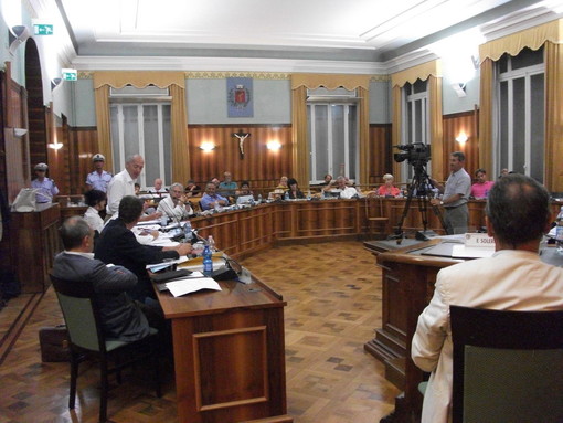 Sanremo: dibattito sull'Imu, Maggio "4 per mille per la prima casa e 10,6 per seconde case e attività produttive"