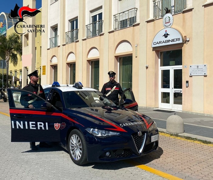 Alla guida di un’auto rubata, oppone resistenza ai carabinieri: arrestato 34enne residente nell'imperiese Alla guida di un’auto rubata, oppone resistenza ai carabinieri: arrestato 34enne residente nell'imperiese