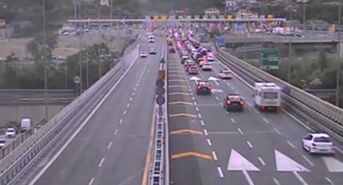 Giornata di rientri in provincia di Imperia: traffico intenso sull’A10 in direzione Francia e rallentamenti verso Savona