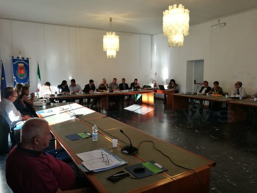 Bordighera: convocato per giovedì 29 novembre il prossimo Consiglio comunale nella Sala Rossa di Palazzo del Parco