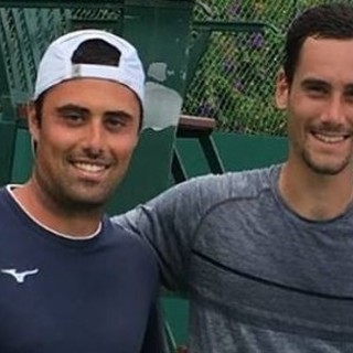 Matteo Civarolo, maestro del Tennis Sanremo, con Gianluca Mager