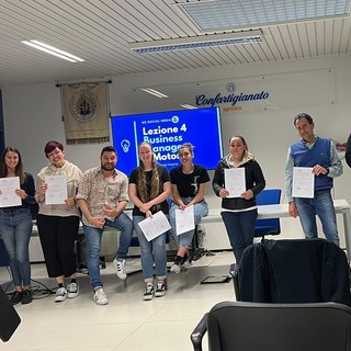 Consegnati gli attestati dei corsi social di Confartigianato: in autunno nuova edizione sempre con Riccardo Ghigliazza Consegnati gli attestati dei corsi social di Confartigianato: in autunno nuova edizione sempre con Riccardo Ghigliazza