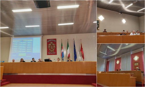 Trasporto pubblico a Ventimiglia, il consiglio comunale boccia la mozione della minoranza (Foto) Trasporto pubblico a Ventimiglia, il consiglio comunale boccia la mozione della minoranza (Foto)