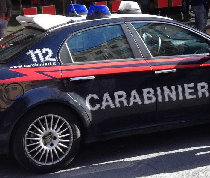 Pompeiana: ruba un'autoradio e aggredisce due giovani. Arrestato dai Carabinieri
