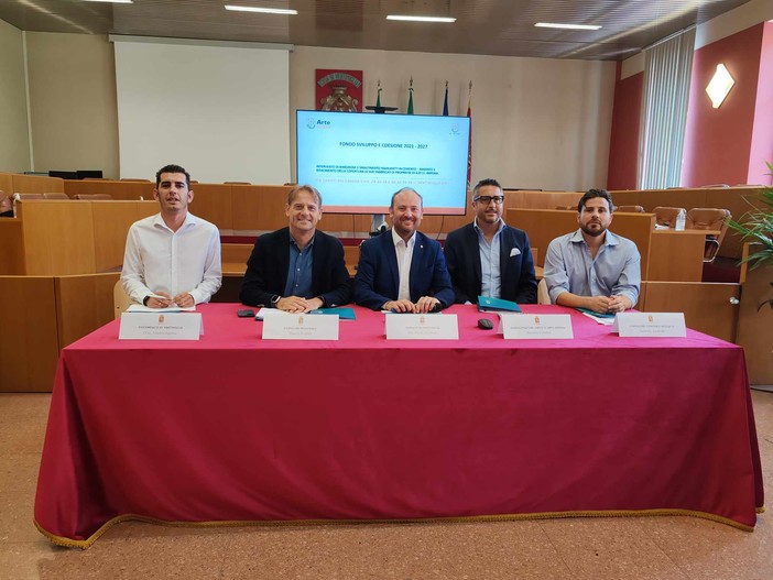 Ventimiglia, da Regione Liguria quasi 500mila euro per rimuovere amianto da alloggi di Arte Imperia (Foto e video)