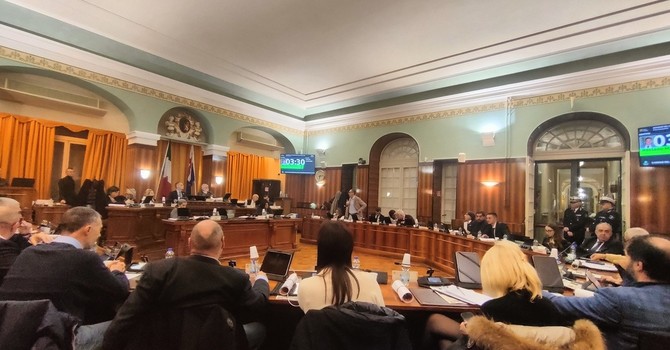 Elezioni provinciali di Imperia, il caso Scajola infiamma il Consiglio comunale di Sanremo: numeri, veleni e ipotesi di ribaltone