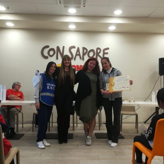 La V C dell'I.C. Sanremo Ponente Asquasciati vince il concorso poetico 'Chi adotta un amico, trova un tesoro' La V C dell'I.C. Sanremo Ponente Asquasciati vince il concorso poetico 'Chi adotta un amico, trova un tesoro'