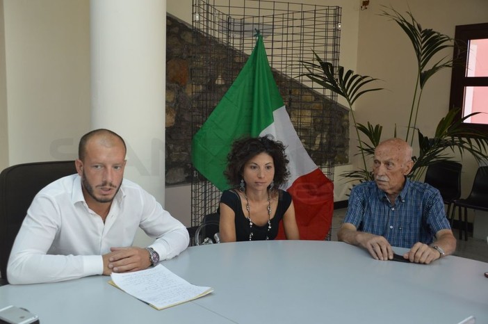 Ventimiglia: è Mauro Colagreco il vincitore del ‘Ghimbaru d’oro’, Ioculano “E’ un premio con cui vogliamo valorizzare le eccellenze del territorio” Ventimiglia: è Mauro Colagreco il vincitore del ‘Ghimbaru d’oro’, Ioculano “E’ un premio con cui vogliamo valorizzare le eccellenze del territorio”
