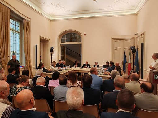 Ponente isolato e A10 soffocata dal traffico, la Provincia rilancia la Albenga-Altare-Predosa. Scajola: "Dobbiamo forzare, è l'unica soluzione"