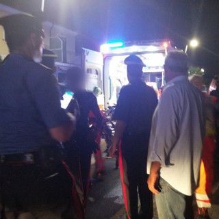 San Bartolomeo al Mare: ladro viene scoperto a rubare in una villetta, per fuggire si lancia in un canalone e rimane gravemente ferito