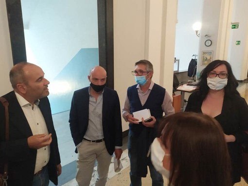 Imperia, inchiesta su Falbo e Seris, l'opposizione: "Siamo garantisti, ma l'incompatibilità è palese"