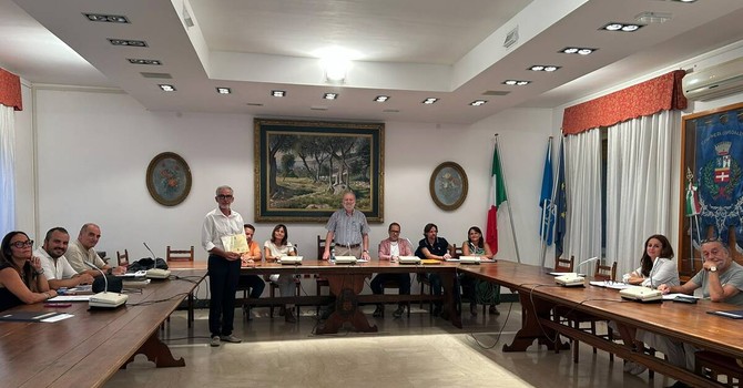 Ospedaletti celebra Carlo Marchegiani, una vita nell’Hotel Savoia: “Io sono nato nell’albergo” Ospedaletti celebra Carlo Marchegiani, una vita nell’Hotel Savoia: “Io sono nato nell’albergo”