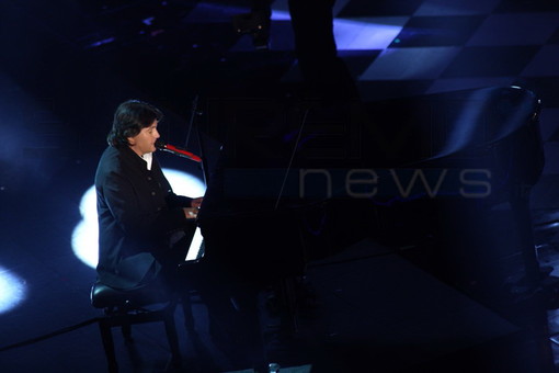 Festival #sanremo2014: a Cristiano De Andrè il Premio della Critica 'Mia Martini' con la sua canzone 'Invisibili' Festival #sanremo2014: a Cristiano De Andrè il Premio della Critica 'Mia Martini' con la sua canzone 'Invisibili'