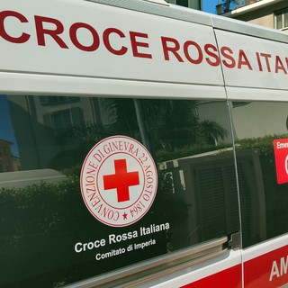 Imperia: un uomo nordafricano armato di coltello ferisce una donna, caccia all’aggressore in città e in provincia