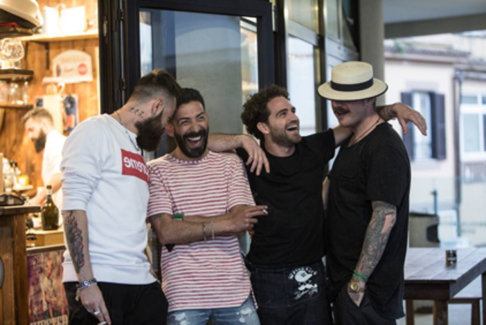 Il nuovo progetto di Macaia Film con l'attore imperiese Simone Gandolfo: “Vi porto nel mondo 'hipster' dello Spaghetti's Barber Shop”