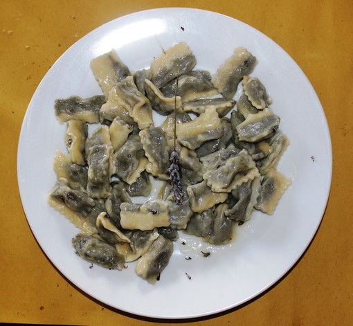 Au Casun di Bajardo (IM) per provare la cucina con olio e essenze di montagna.