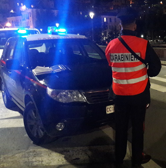 Nei controlli dei Carabinieri di Ventimiglia alta tra centro storico e lungo Roja, denunciati tre stranieri Nei controlli dei Carabinieri di Ventimiglia alta tra centro storico e lungo Roja, denunciati tre stranieri