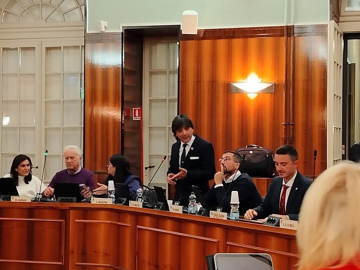 Scontro in Consiglio Comunale sul Mercato Annonario: bocciato l’ordine del giorno di Fratelli d’Italia