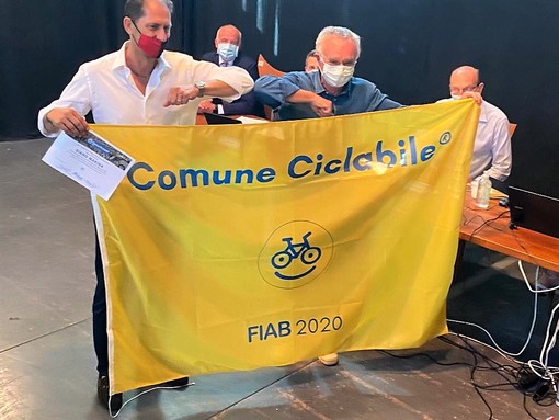 A Diano Marina la bandiera di ComuneCiclabile FIAB, la soddisfazione di Za Garibaldi A Diano Marina la bandiera di ComuneCiclabile FIAB, la soddisfazione di Za Garibaldi