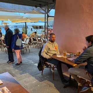 Imperia: pochi clienti al ristorante alla riapertura a cena, maltempo e coprifuoco non aiutano (foto)