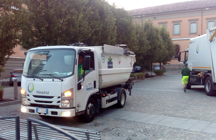 Parte il nuovo servizio di gestione dei rifiuti in quattro comuni del dianese e dell’entroterra Parte il nuovo servizio di gestione dei rifiuti in quattro comuni del dianese e dell’entroterra