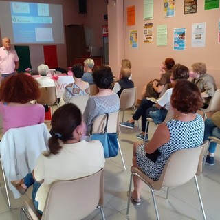 Pontedassio si colora di rosa nell’ambito della campagna per il mese della prevenzione del tumore al seno