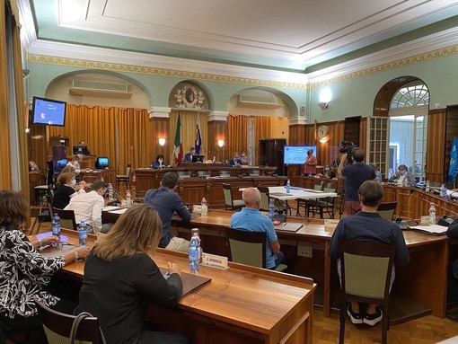 Sanremo: situazione Riviera Trasporti, la minoranza chiede un consiglio comunale ad hoc