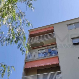 Bordighera: cadono calcinacci da un balcone, interviene la Polizia Locale