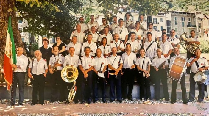 Dolceacqua, in piazza Mauro concerto della Banda cittadina (Foto) Dolceacqua, in piazza Mauro concerto della Banda cittadina (Foto)