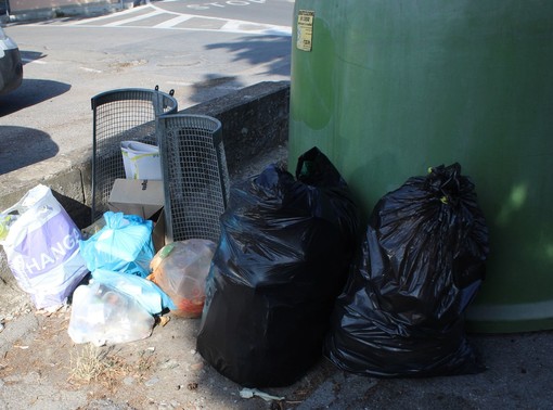 Bordighera, conferimenti errati e inappropriati: 40mila euro per nuovi cestini
