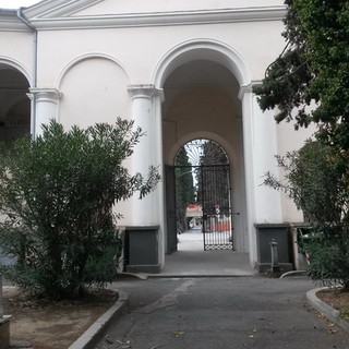 Imperia: decisione della Giunta, sarà possibile seppellire gli animali domestici nei cimiteri cittadini