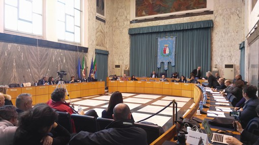 Imperia: il Consiglio Comunale boccia la proposta del Sindaco sulla modifica di delibera sul porta a porta