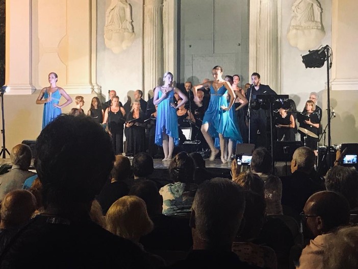 Sanremo: grande partecipazione ieri sera per il Concerto lirico in onore della Madonna della Costa (foto) Sanremo: grande partecipazione ieri sera per il Concerto lirico in onore della Madonna della Costa (foto)