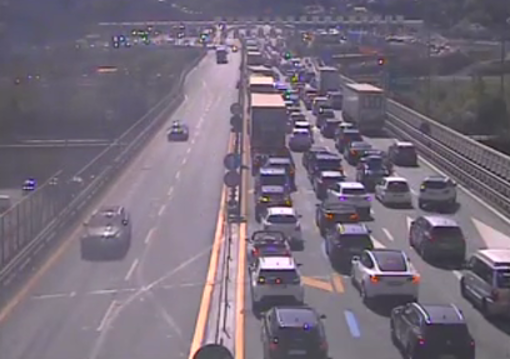 Ponte di Ferragosto e mercato del venerdì, traffico in tilt a Ventimiglia (Foto)