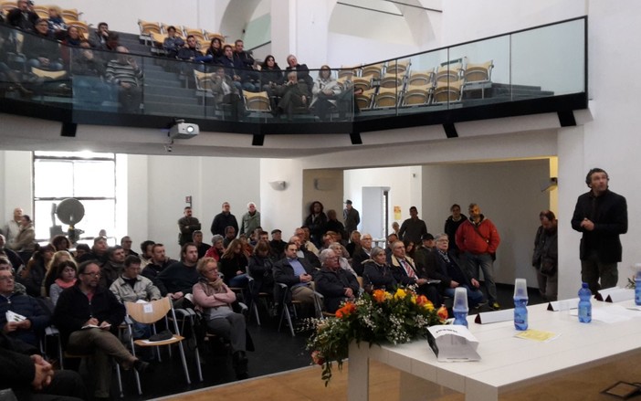 Grandi competenze e molta partecipazione al convegno finale di Pieve di Teco, organizzato dal Parco Alpi Liguri Grandi competenze e molta partecipazione al convegno finale di Pieve di Teco, organizzato dal Parco Alpi Liguri