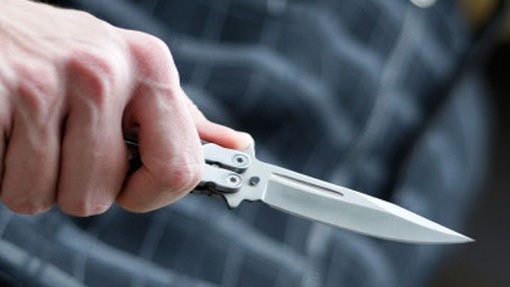 Ventimiglia: minacciano un quattordicenne con un coltello e gli rubano lo smartphone. In fuga tre stranieri