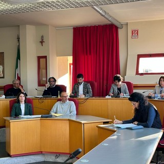 Taggia, approvate le tariffe TARI 2025: aumenti contenuti e lotta all’evasione. La minoranza: “Ma servono più controlli e isole ecologiche”